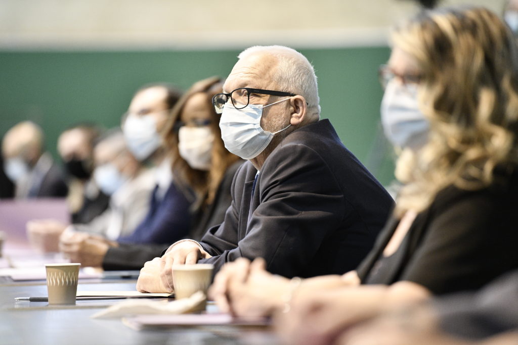 Laurent Chainey avec un masque