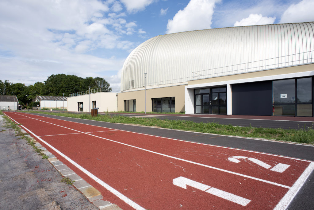 Piste d'athlétisme au stade Henri Vidal de Montfermeil