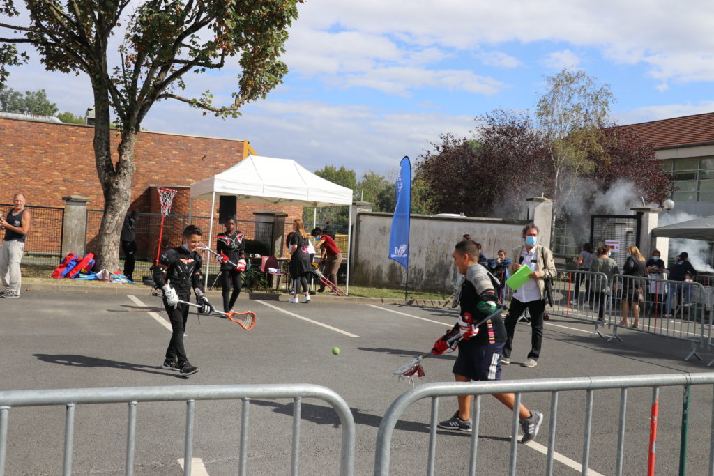 Joueurs de hockey à Montfermeil - Forum des associations 2020