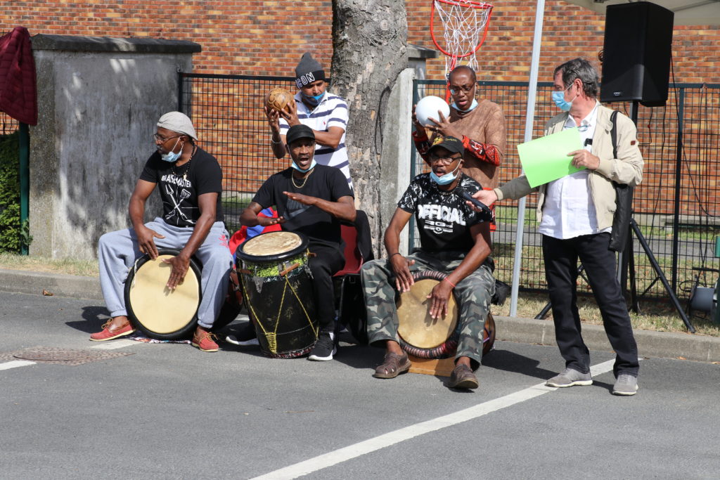 Joueurs de percussions à Montfermeil