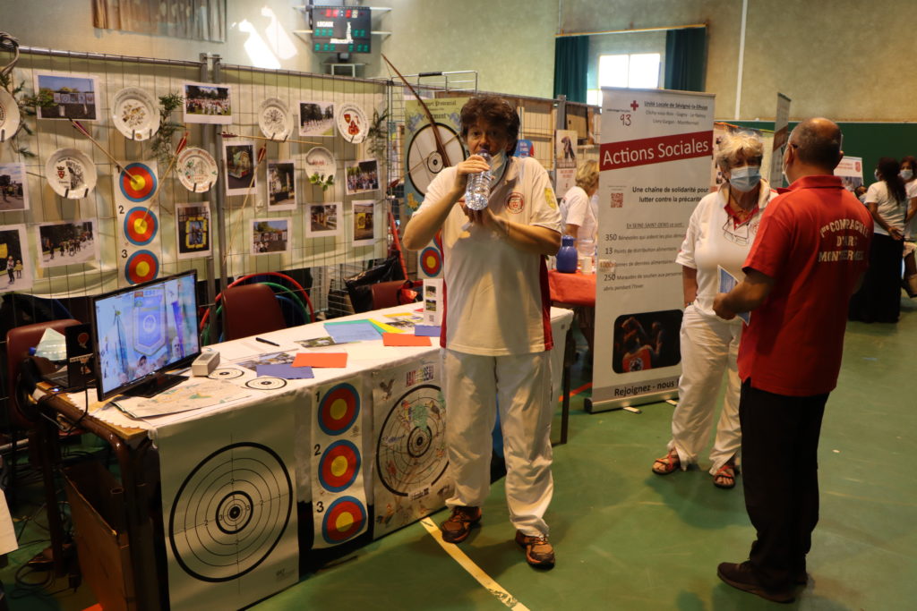 Stand de la Compagnie d'Arc au forum des associations de Montfermeil